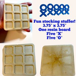 Mini Tic Tac Toe game - 3.75” x 3.75” game board with 5 “X” and 5 “O” pieces